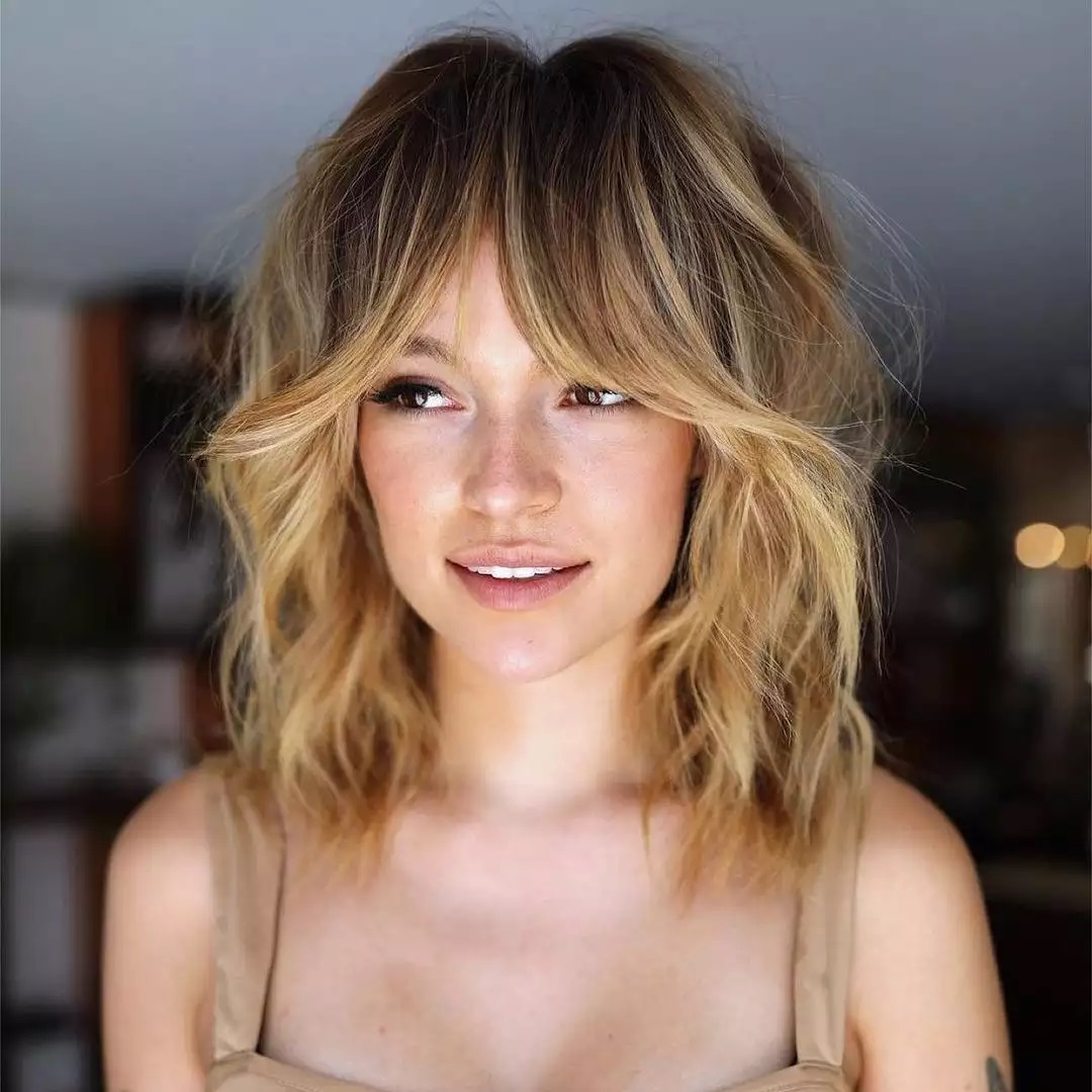 Caschetto con frangia aperta - Instagram: @modernsalon